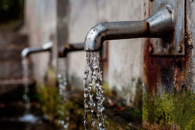 Leitungswasser ist ein gesunder Durstlöscher. Die Qualität wird streng überwacht.